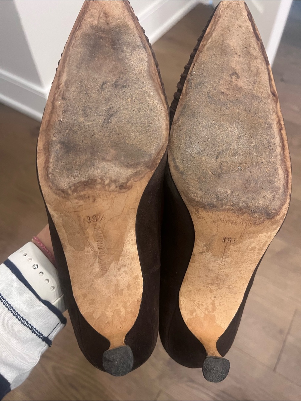 Manolo Blahnik Dark Brown Suede Pointed Toe Pumps - Picture 5 of 5